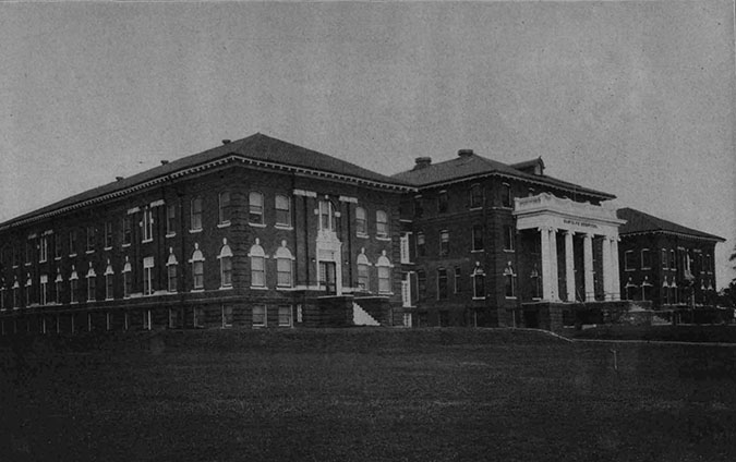 The GCSFR employee hospital in Temple, Texas, in 1927